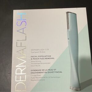 Derm a flash, aqua, includes unit, 1 blade, charging piece, and 1 pre-flash